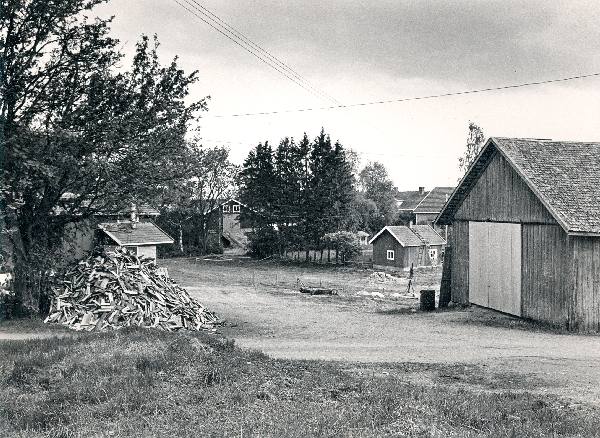 Maatalouden ulkorakennuksia Huittulasta