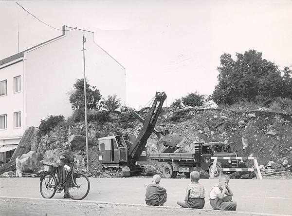 Sarvelan mäkeä kaivetaan 1953