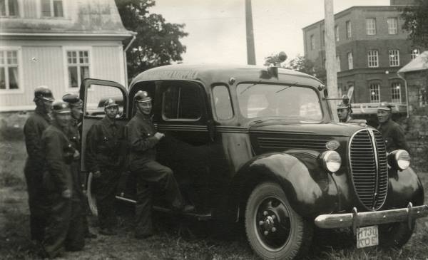 Kauppilan uusi paloauto vuonna 1938