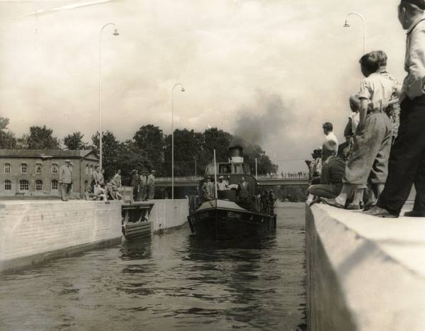 Wellamo Valkeakosken kanavassa vuonna 1955